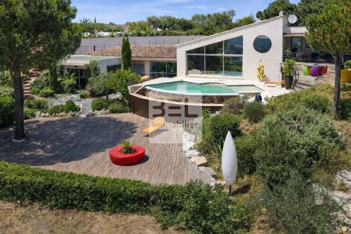 Maison à VILLENEUVE-LES-AVIGNON
