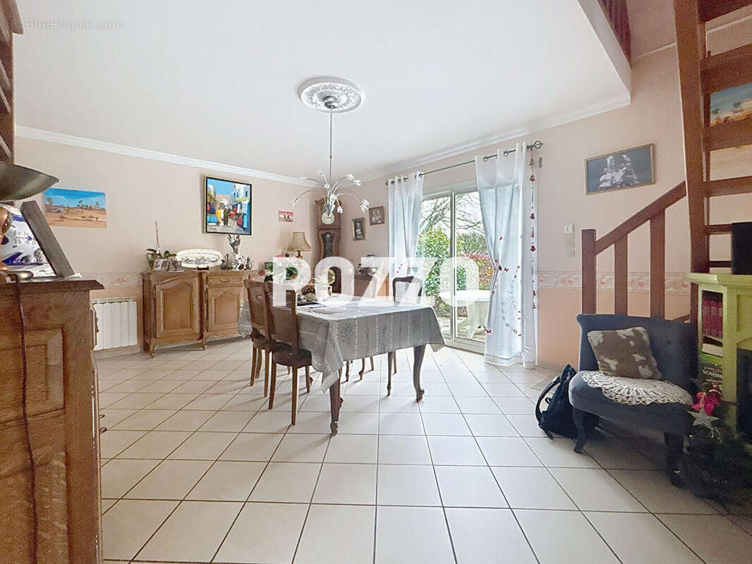 Maison à LE VAL-SAINT-PERE