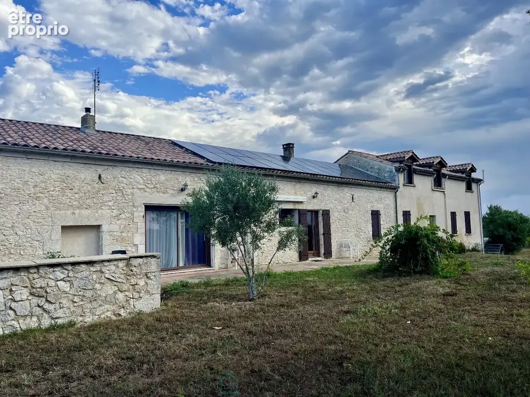 Monbazillac, longère 180 m² avec vue, 5 chambres, garage, séchoir, SPA, ancien chai, 2300 m² de terrain - photo 3
