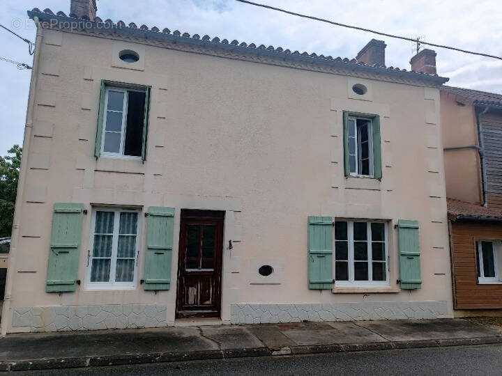 Maison à BOURG-ARCHAMBAULT