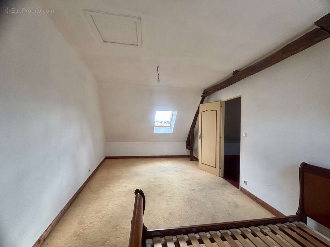 Maison à LA CROIX-DU-PERCHE