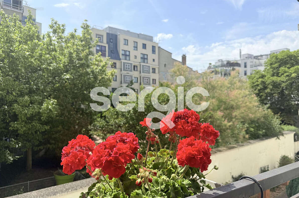 Appartement à PARIS-14E