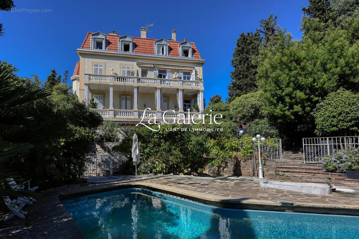 Appartement à HYERES