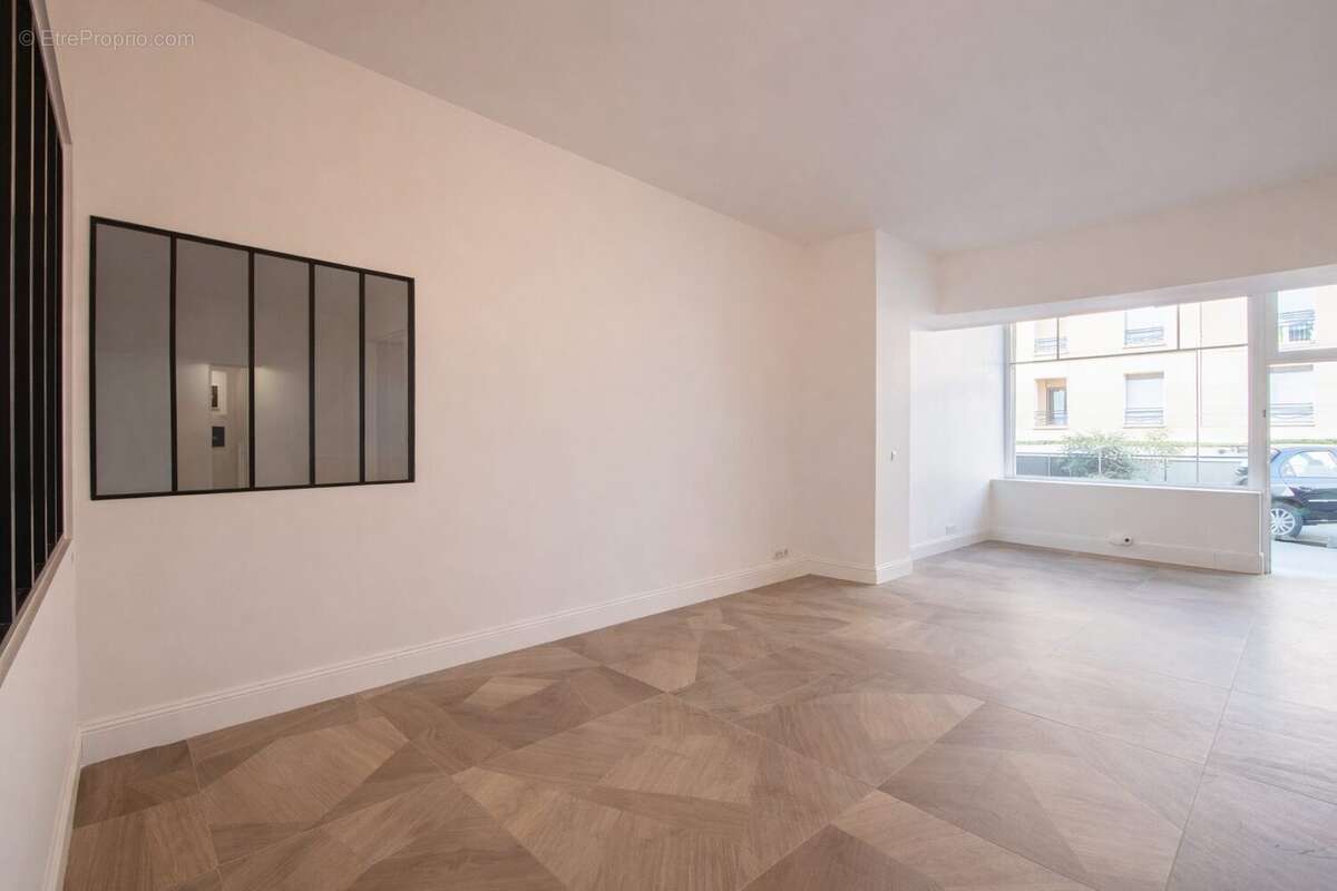 Commerce à LE PORT-MARLY