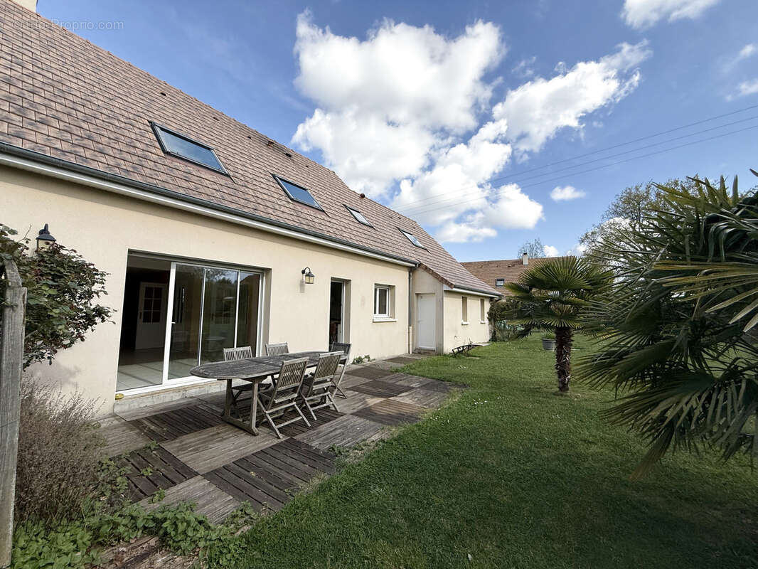 Maison à YVRE-L'EVEQUE