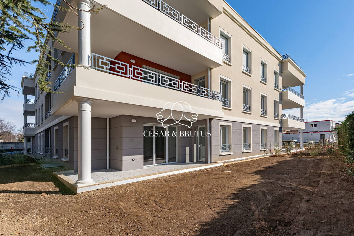 Appartement à MEYZIEU