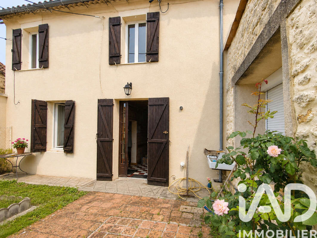 Photo 2 - Maison à SAINT-GERVAIS