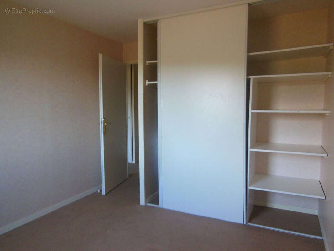 Appartement à VAL-DE-REUIL