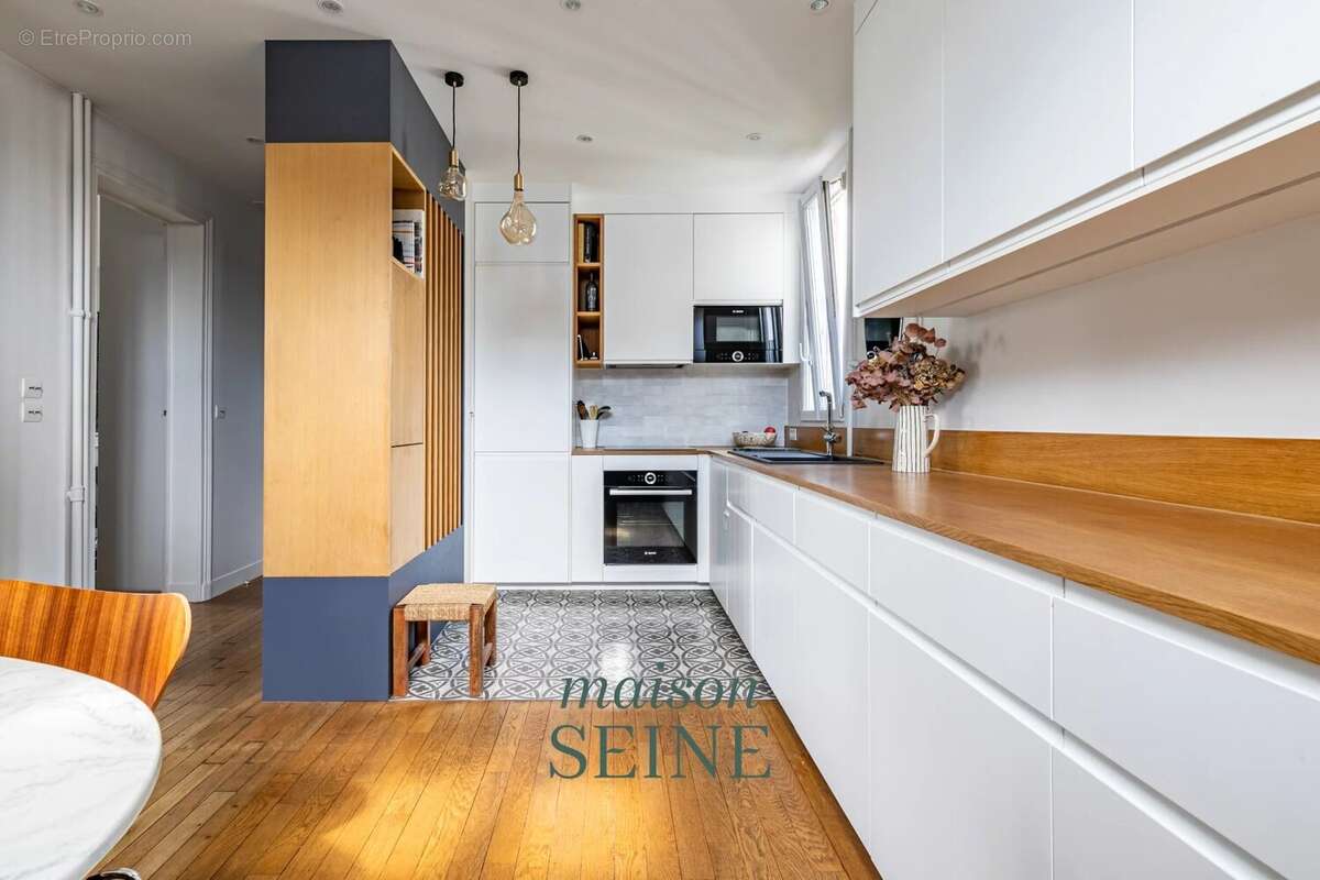 Appartement à COURBEVOIE