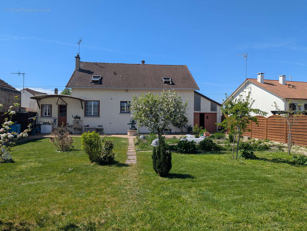 Maison à CHALETTE-SUR-LOING