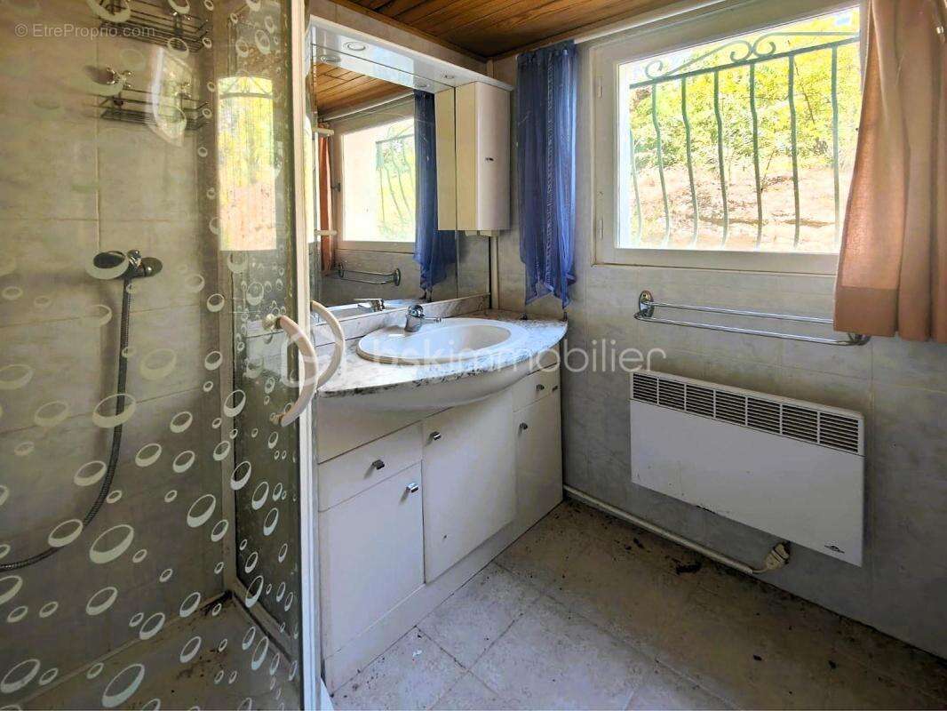 Propriété de caractère composée de deux logements, vastes dépendances et potentiel foncier - photo 9