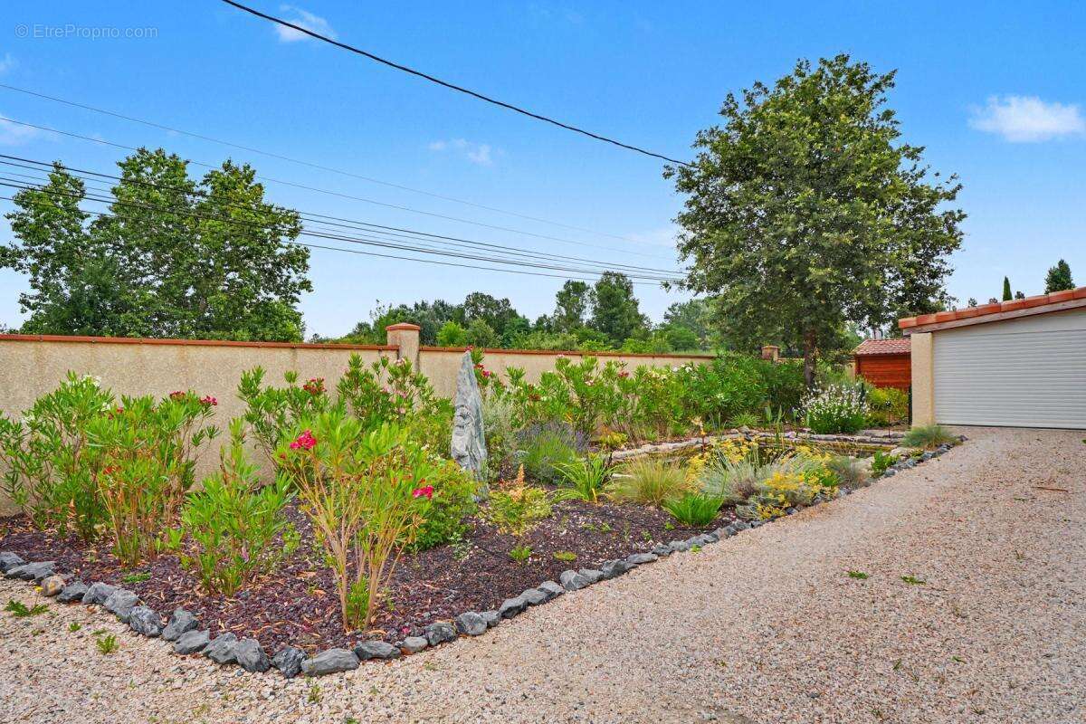 Maison 245 m² à Roques  - photo 12