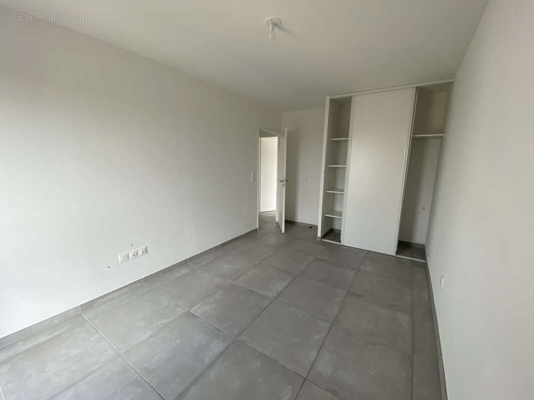 Appartement moderne avec double parking et terrasse en étage élevé - photo 10