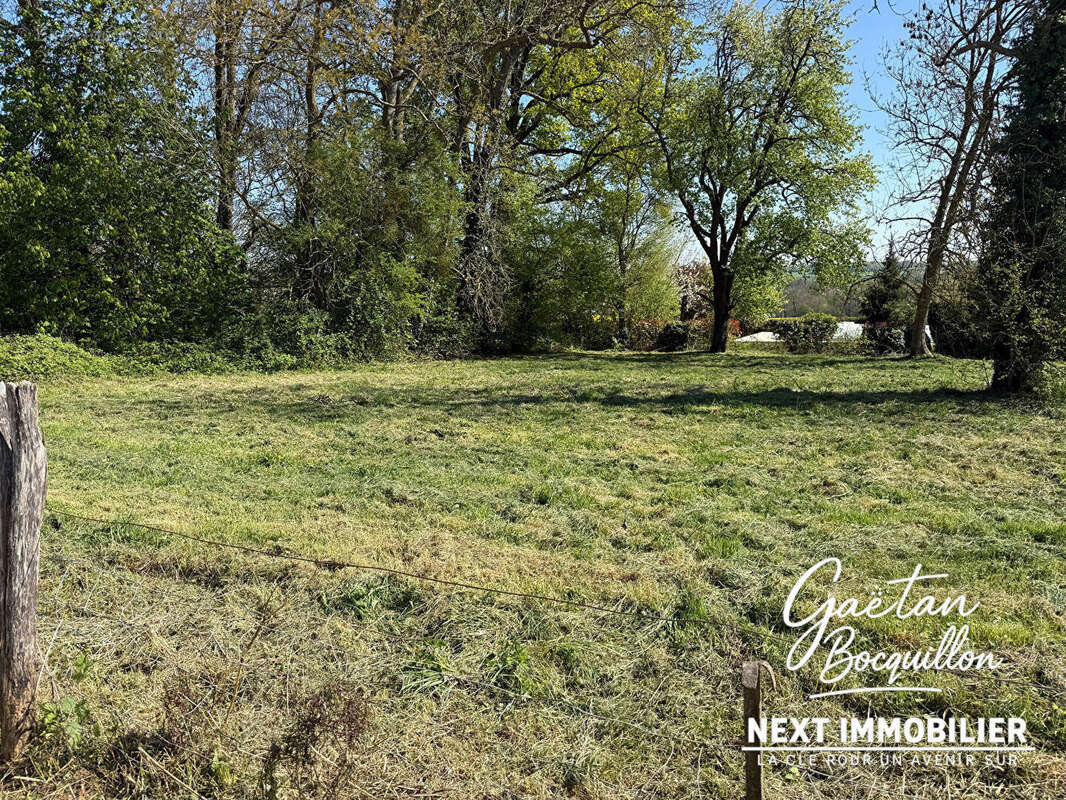 Terrain à QUINCY-VOISINS