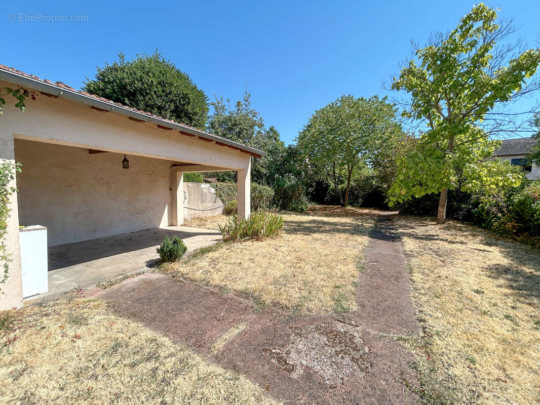 Maison des années 50 de 136 m2 - Montluçon - photo 13