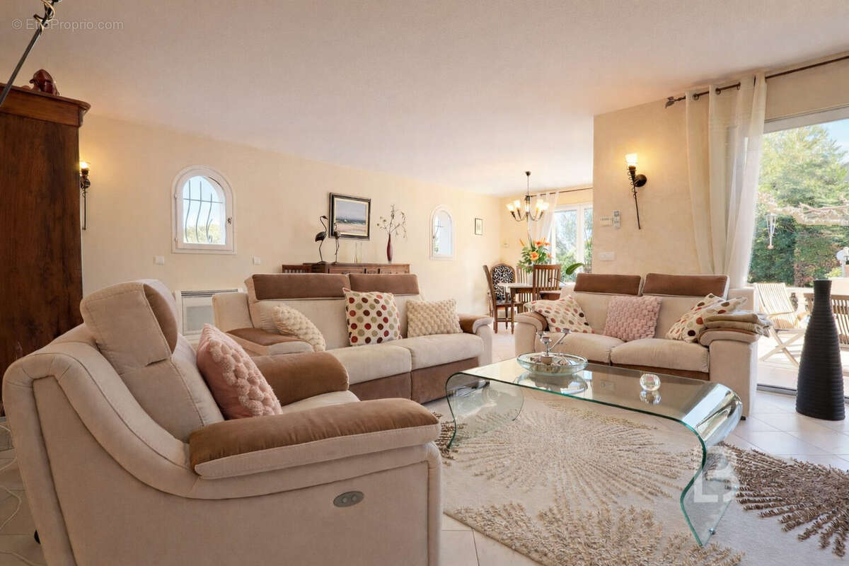 Maison à CARQUEIRANNE