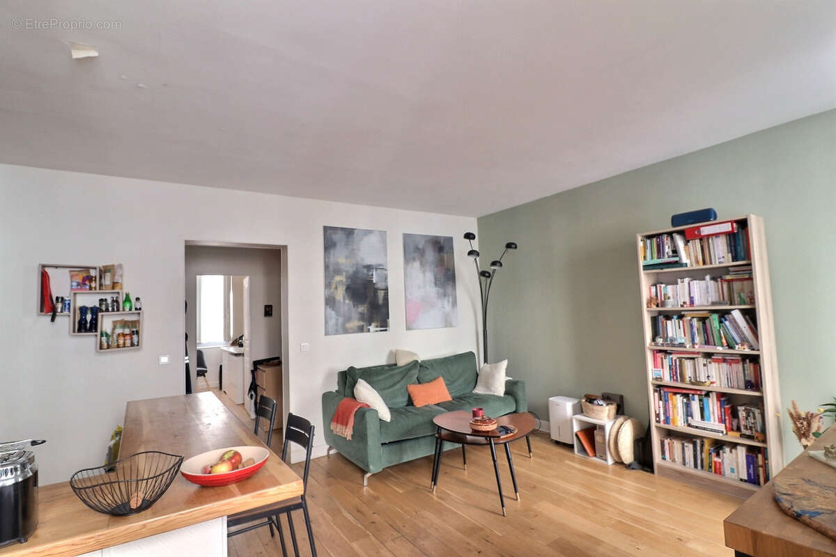 Appartement à PARIS-14E