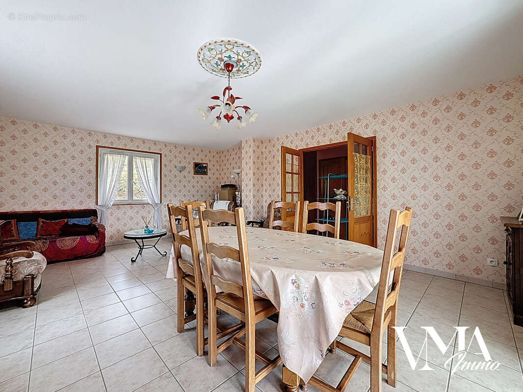 Maison à SAINT-GENIS-L'ARGENTIERE