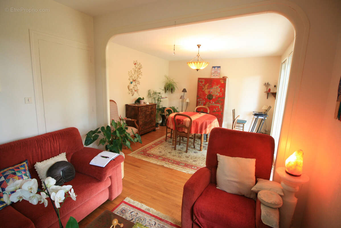 Maison à ROUFFIGNAC-SAINT-CERNIN-DE-REILHAC