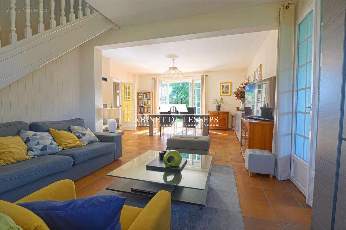 Maison à SAINT-MARTIN-DE-SEIGNANX