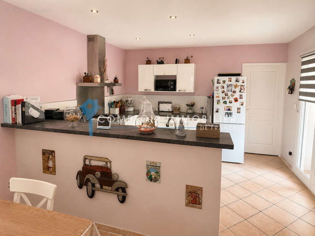 Villa de plain-pied de 97 m2 avec garage, terrasse couverte et terrain clos de 770 m2   Vallon-Pont-d'Arc - photo 7