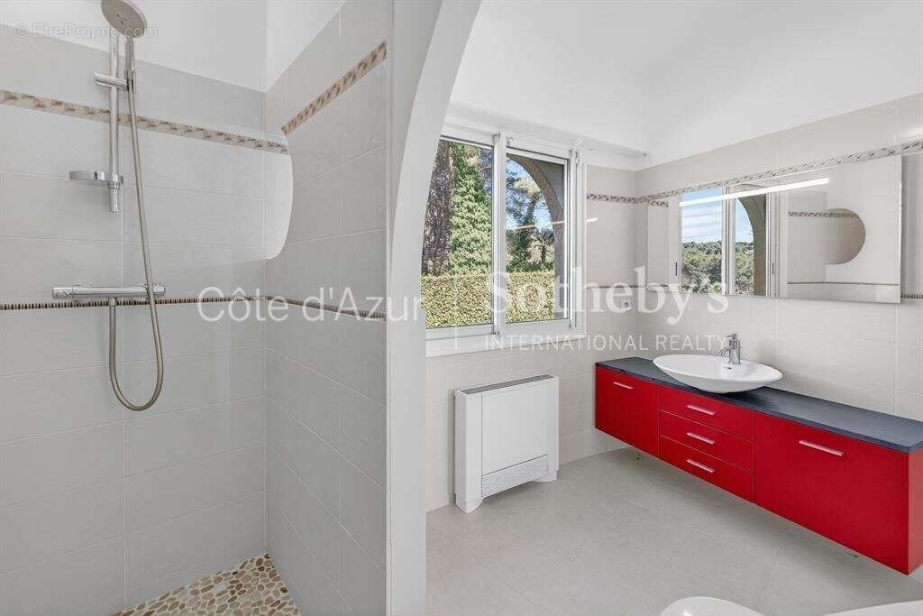 Maison à MOUANS-SARTOUX