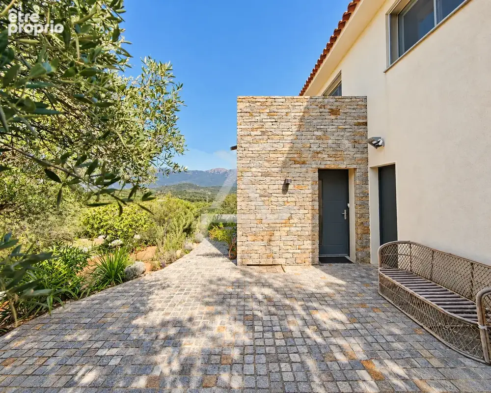 Aux portes du coeur de ville, villa d'architecte t6 avec t1 indépendant et piscine - photo 4