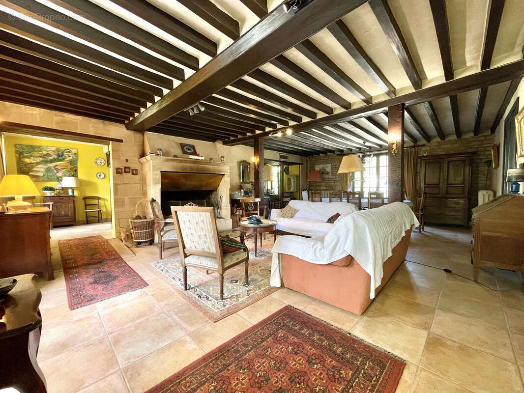 Maison à FONTAINE-HENRY