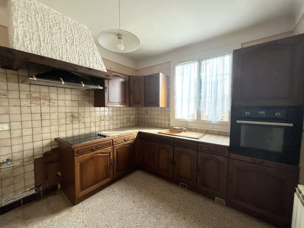 Maison à JONQUIERES-SAINT-VINCENT