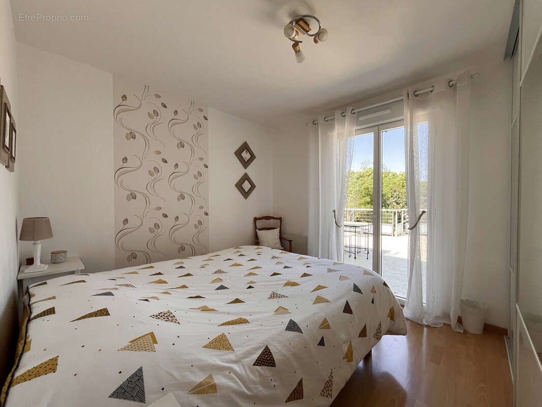 Maison à SAINT-ETIENNE-DE-MONTLUC