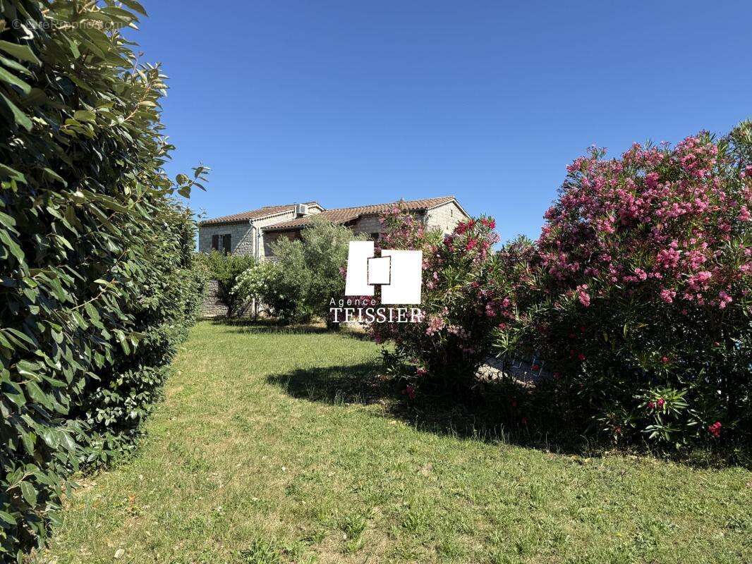 Maison à LABLACHERE