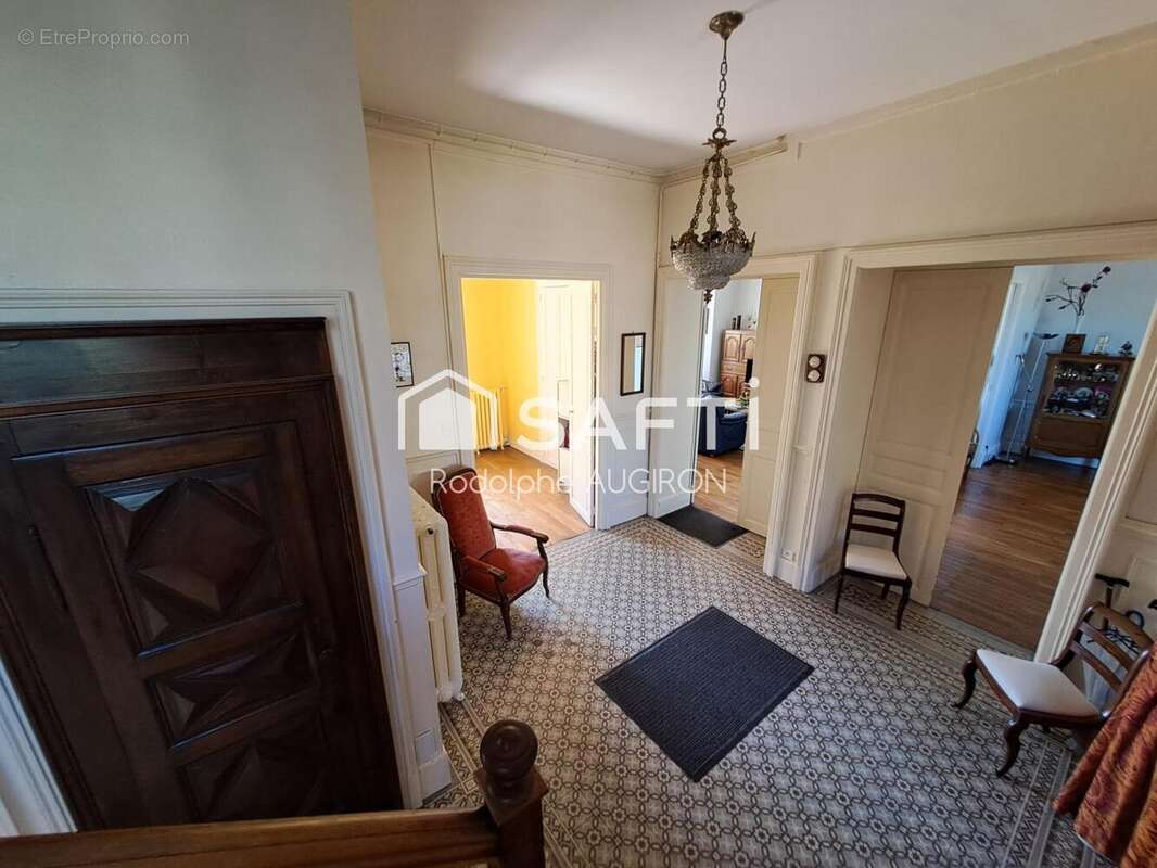 Maison 304 m² à Blois  - photo 3