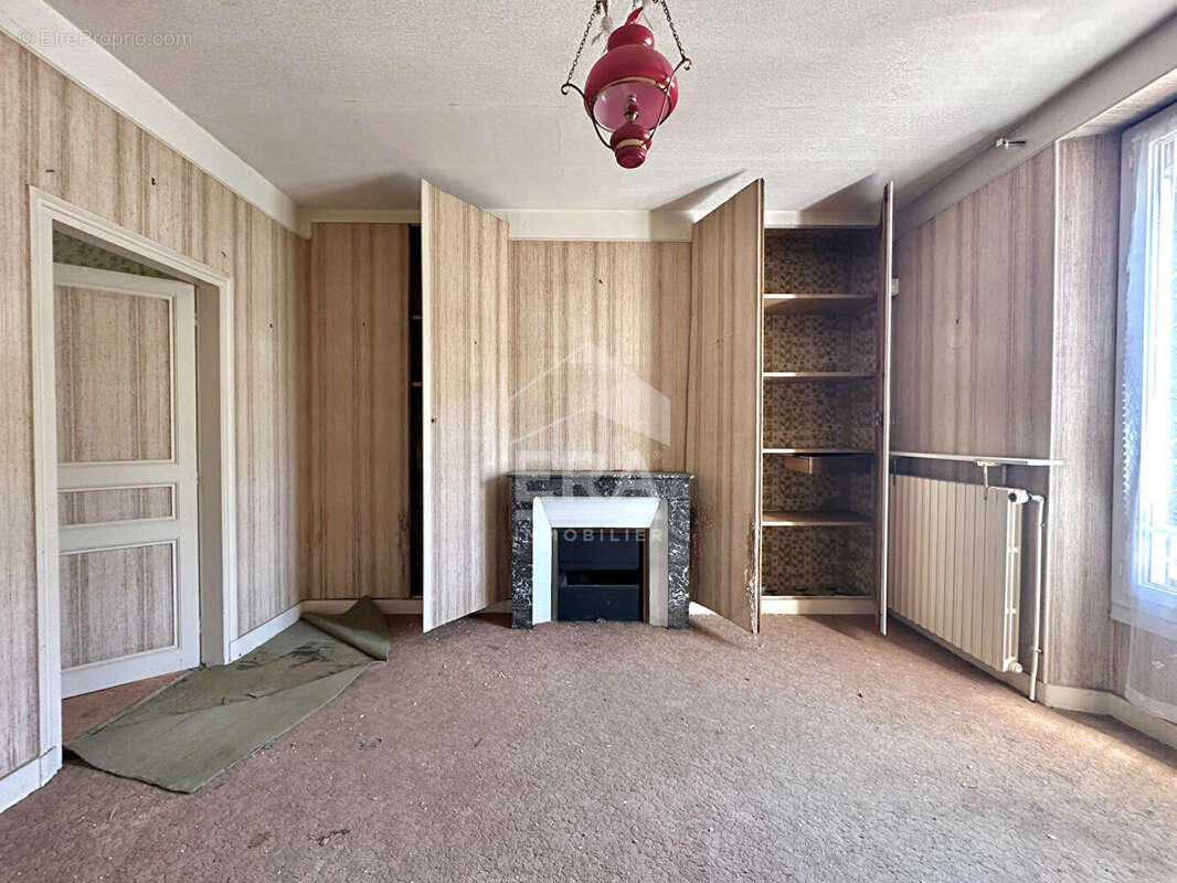 Autre à SAINT-PIERRE-LES-NEMOURS