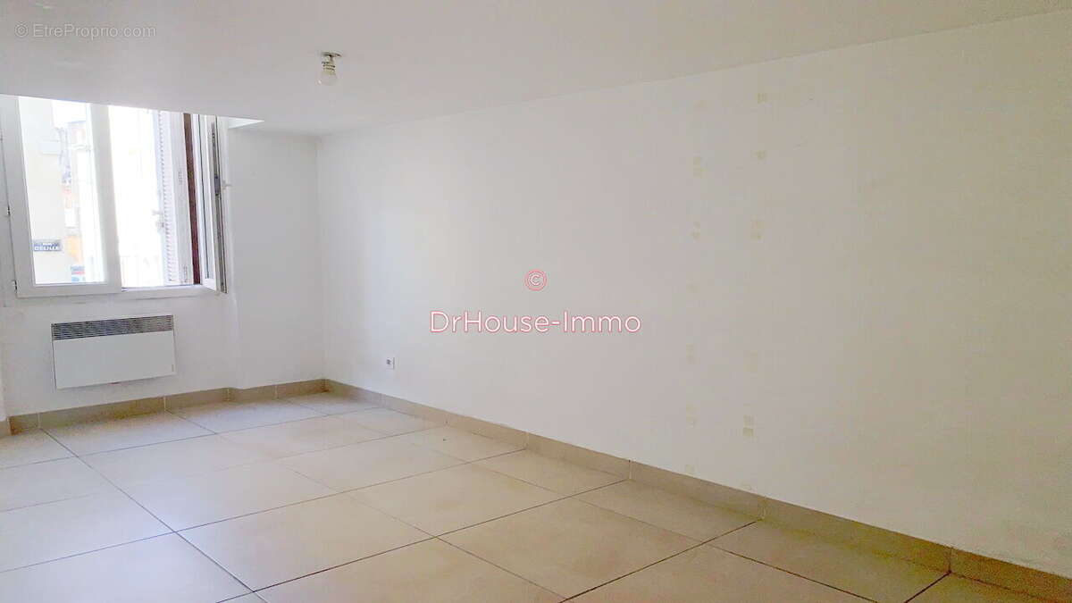 Appartement à MARSEILLE-1E