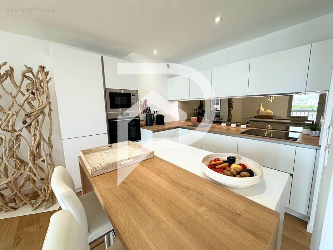 Appartement à MAUGUIO