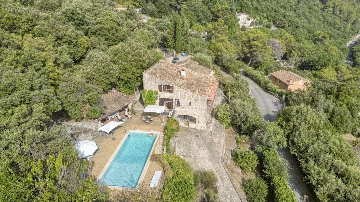 Maison à TOURRETTES-SUR-LOUP