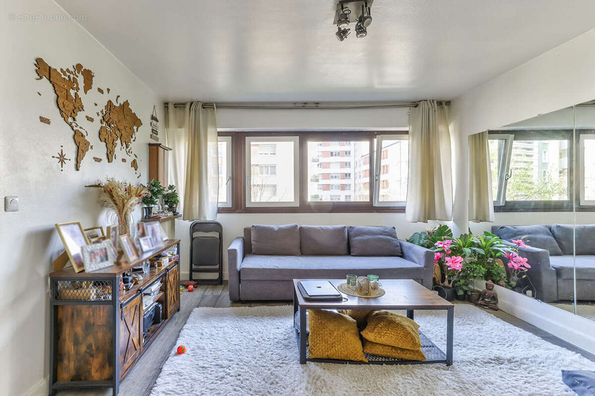 Appartement à PARIS-20E
