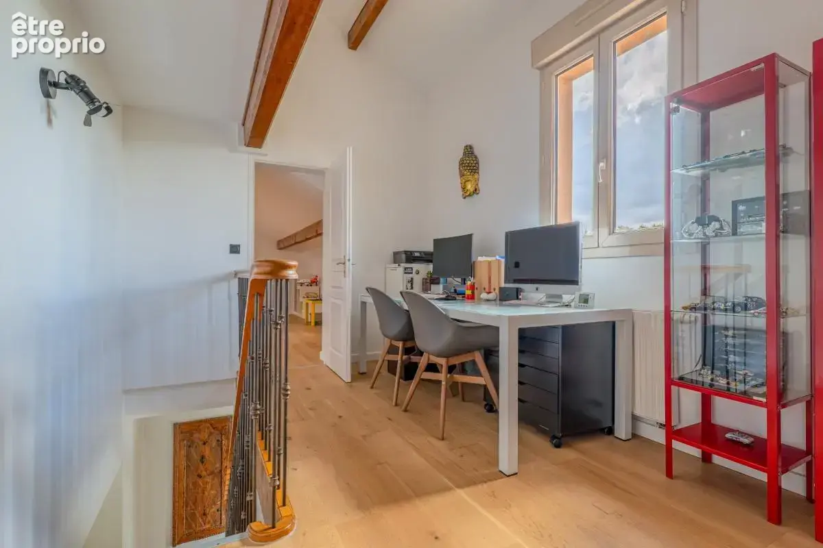 69110 saint foy les lyon - maison + appartement - piscine - garage - jardin - vue panoramique - proche des commodites - calme - photo 13