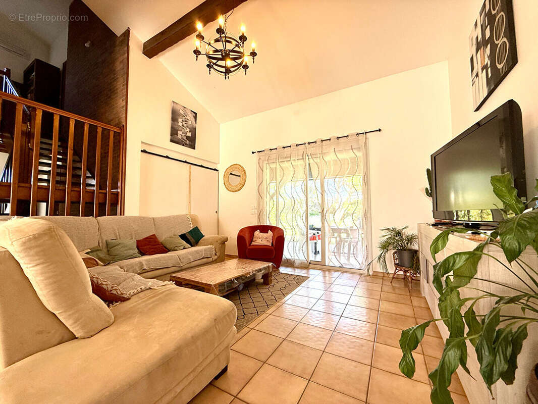 Maison familiale avec grand terrain et dépendance à Bourg-lès-Valence - photo 9
