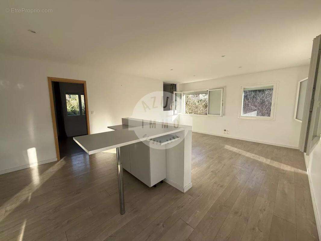 MAISON 198 M² sur 2000m² de terrain, piscine et garage - photo 2