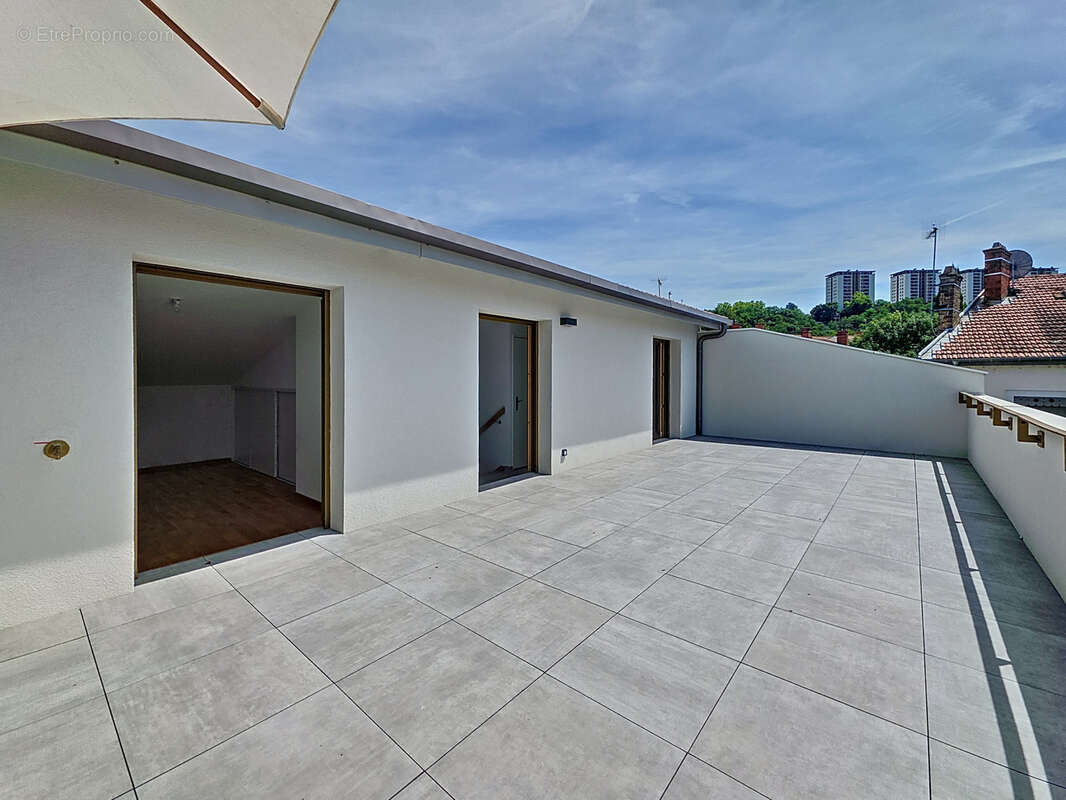 Appartement à LYON-9E