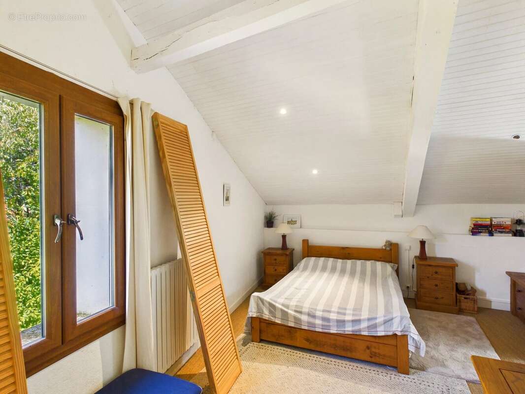 Belle maison de caractère avec vue spectaculaire, piscine et plus d’un hectare de terrain, entre Ruffec et Mansle - photo 11