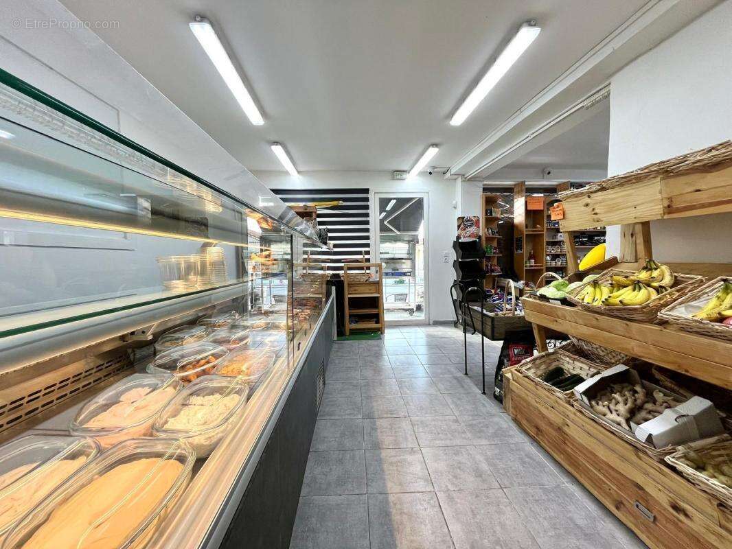 Commerce à LA PENNE-SUR-HUVEAUNE