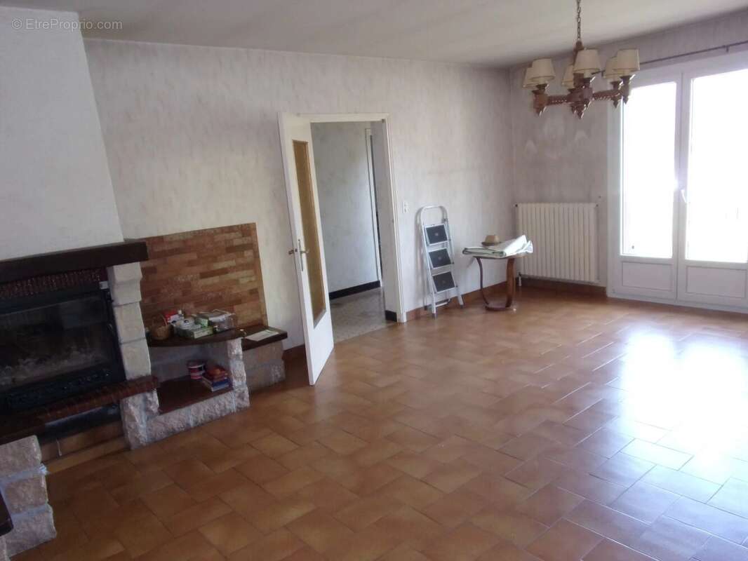 Maison à YZEURE