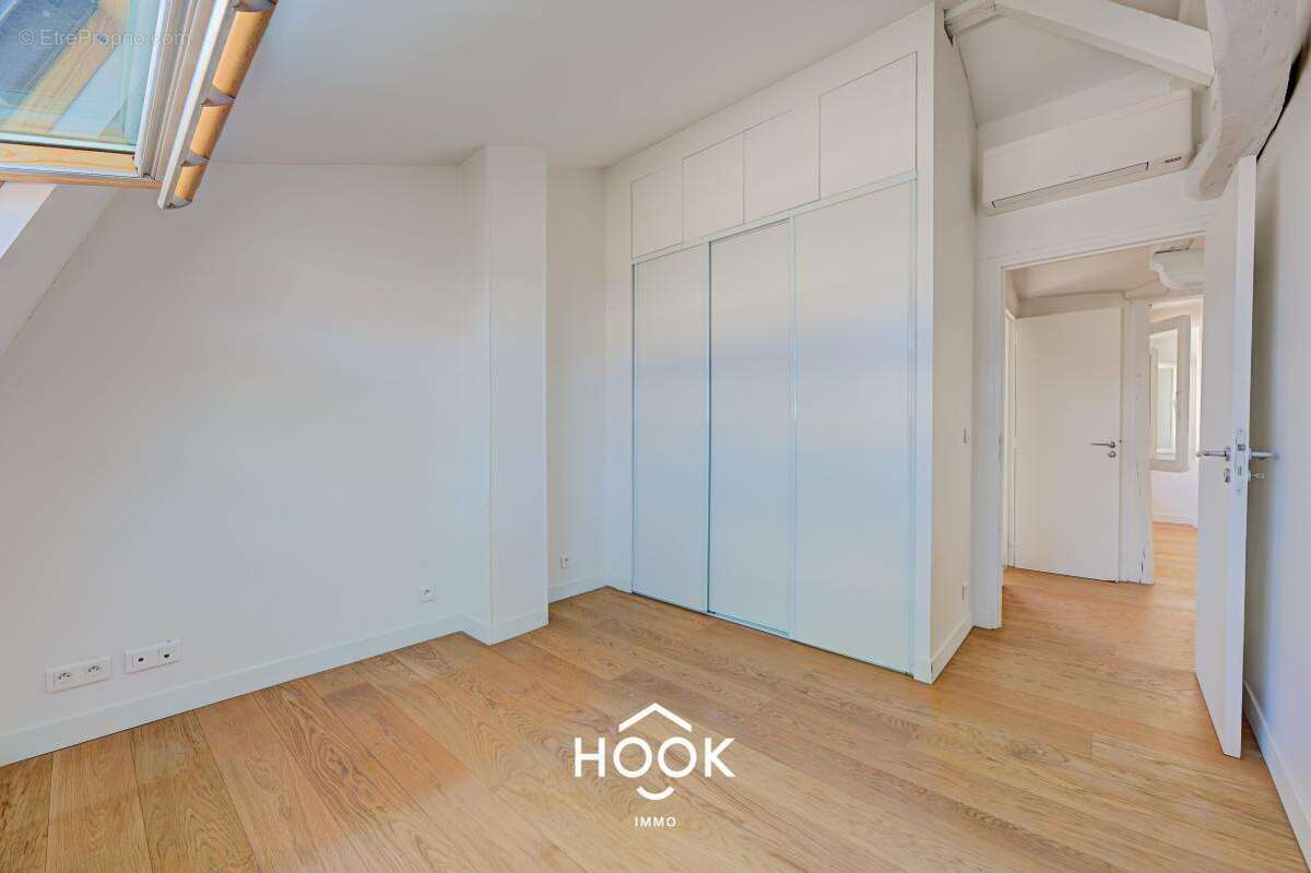 Appartement à PARIS-8E