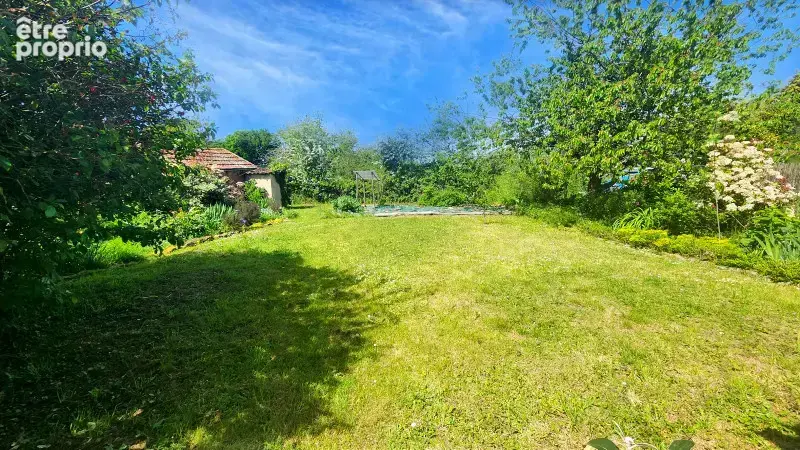 10 min BELLAC, Maison rénovée en partie, avec partie habitable et jardin - photo 15