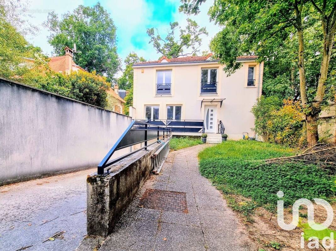 Photo 1 - Maison à VILLEMOMBLE