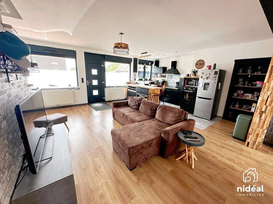 Maison 130 m² à Anzin-Saint-Aubin  - photo 2