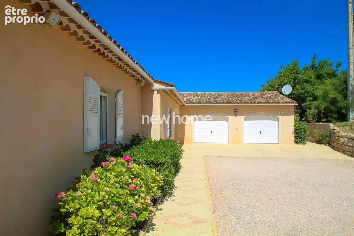 Villa de plain-pied et grande piscine - TBE - photo 27