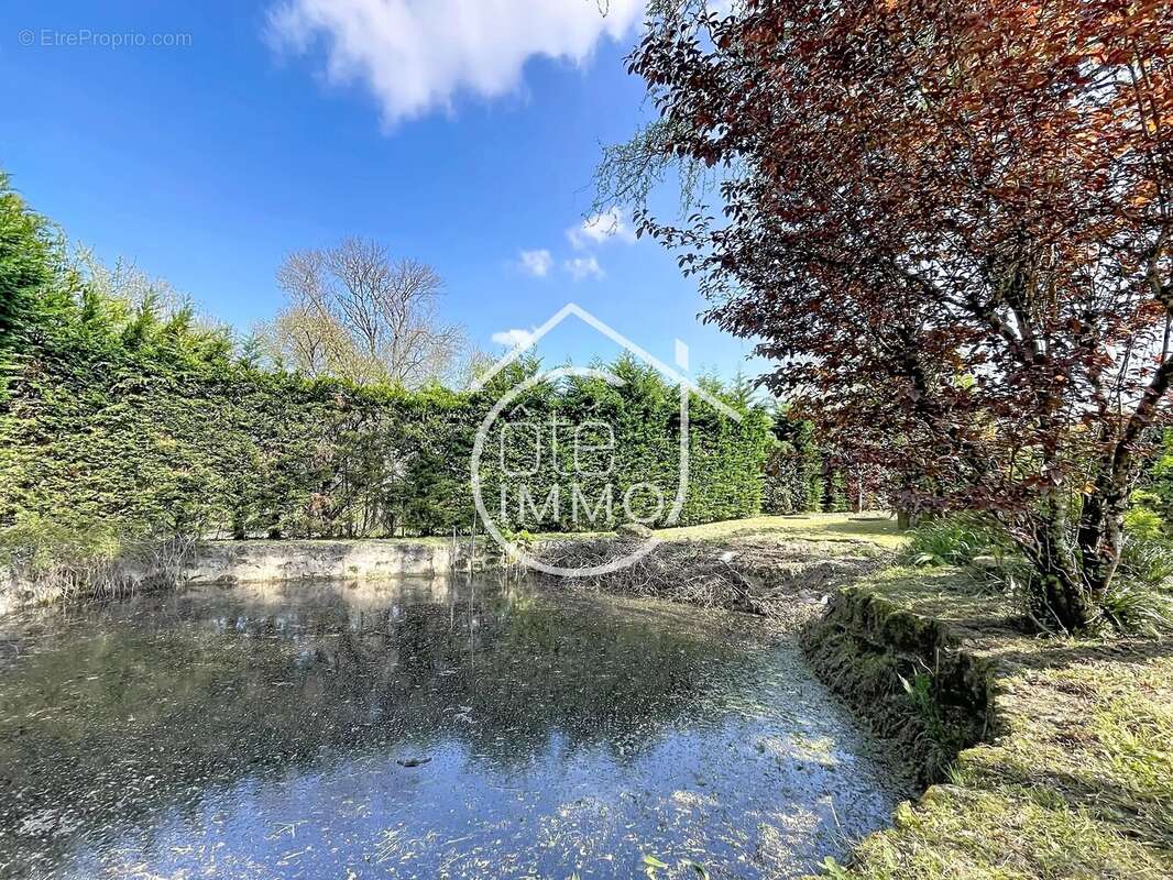 Maison à MONTPEYROUX